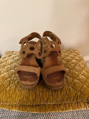 Pedro Garcia women's Brown Suede Hex Cutout Platform Sandals